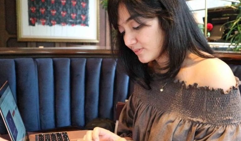 Arini Astari, ‘Kartini Digital’ Penggagas Sewa Gaun Online